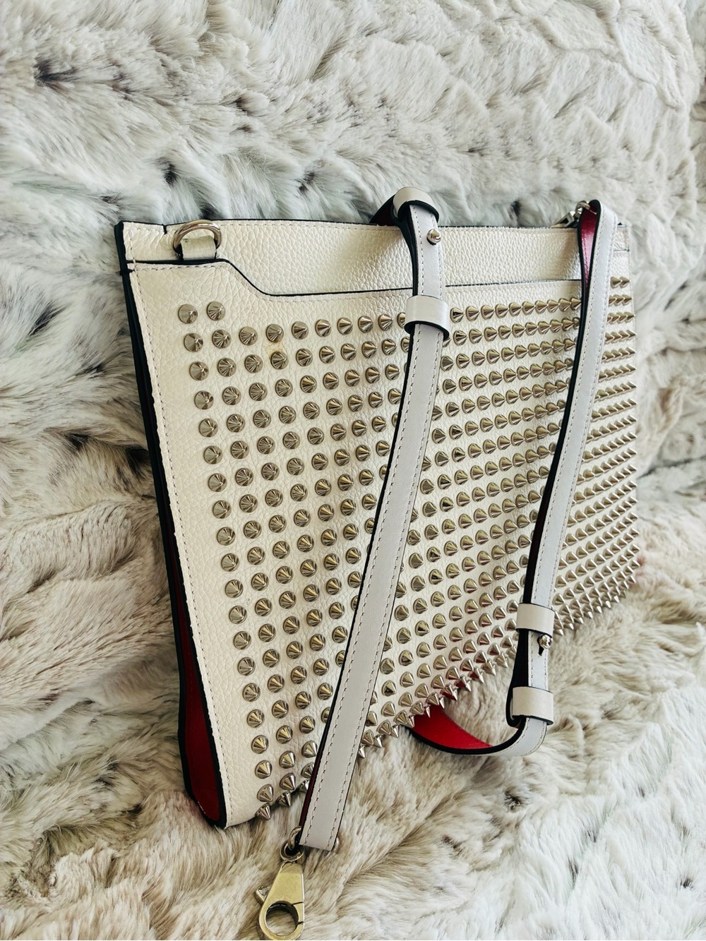 🤍🖤 Christian Louboutin White Leather Studded Sky Pouch Crossbody Bag EUC - Picture 5 of 17